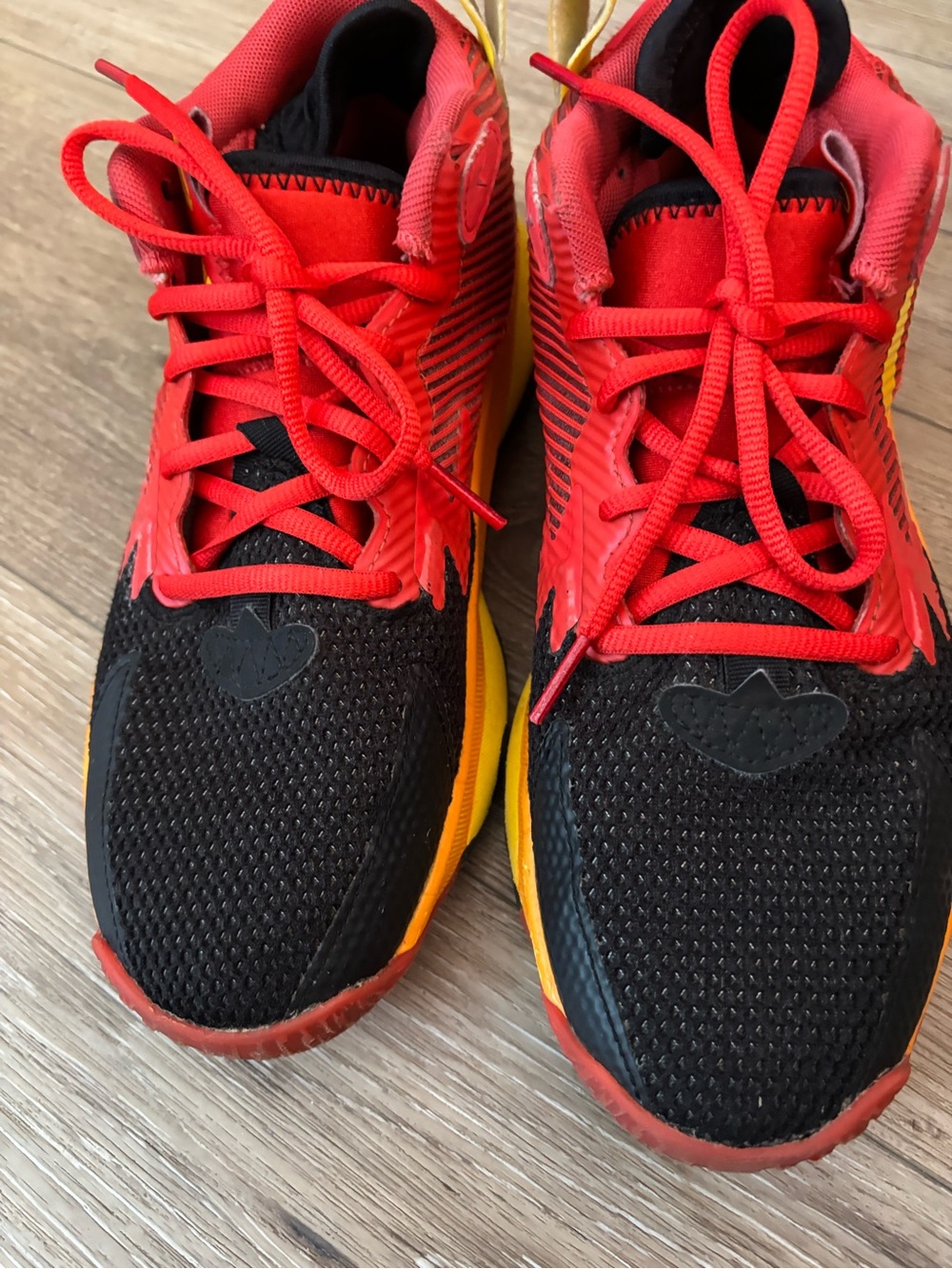adidas spider Mitchell Kids Black, Red & Yellow Lightweight Sneakers